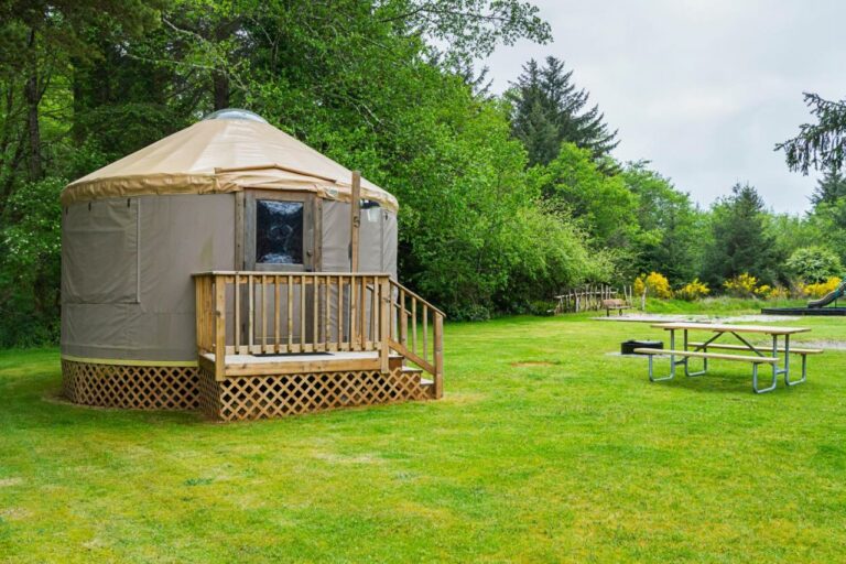 13 Best Yurts in Washington State For A Glamping Getaway Yurt Trippers