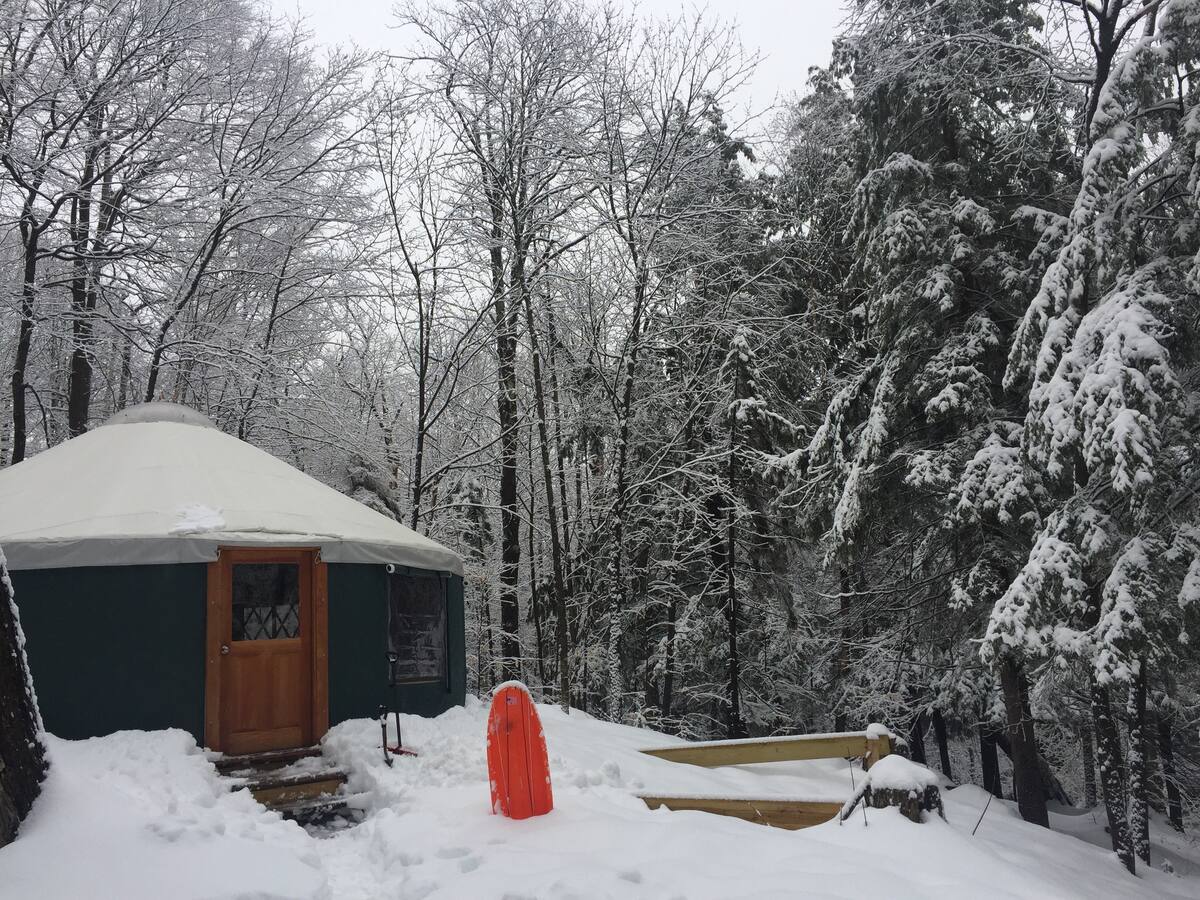 10 Best Yurts in New Hampshire To Rent For a Glamping Getaway Yurt