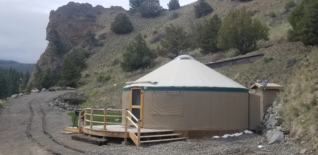 Glamping Yurt in Montana
