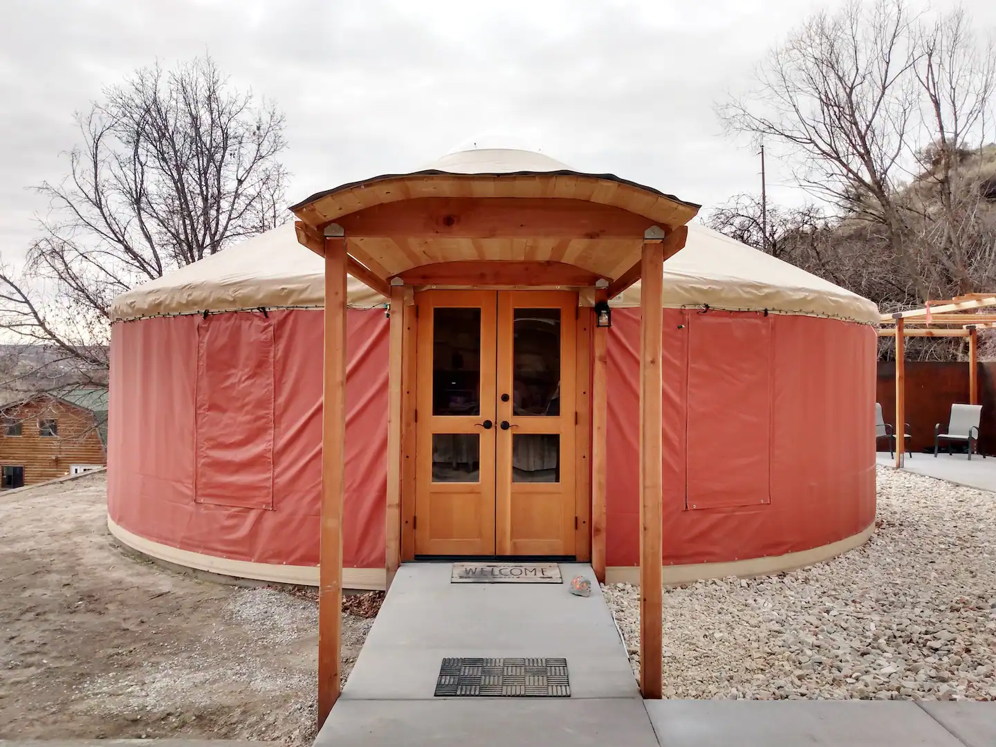 Riverview Yurt With Private Geothermal Hot Pool